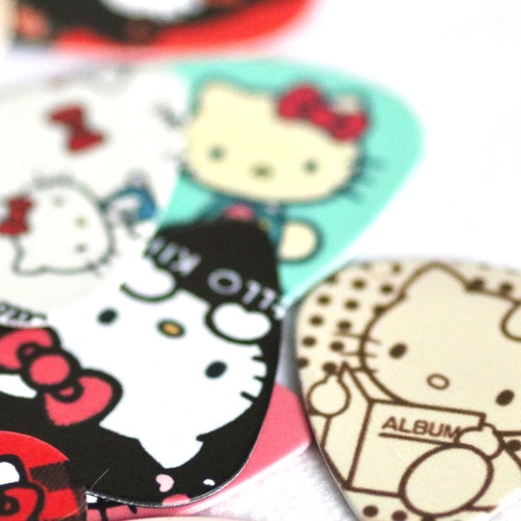 HELLO KITTY Guitar Picks Pack of 12 Assorted Designs Music Band Sanrio Kawaii - Picture 3 of 5